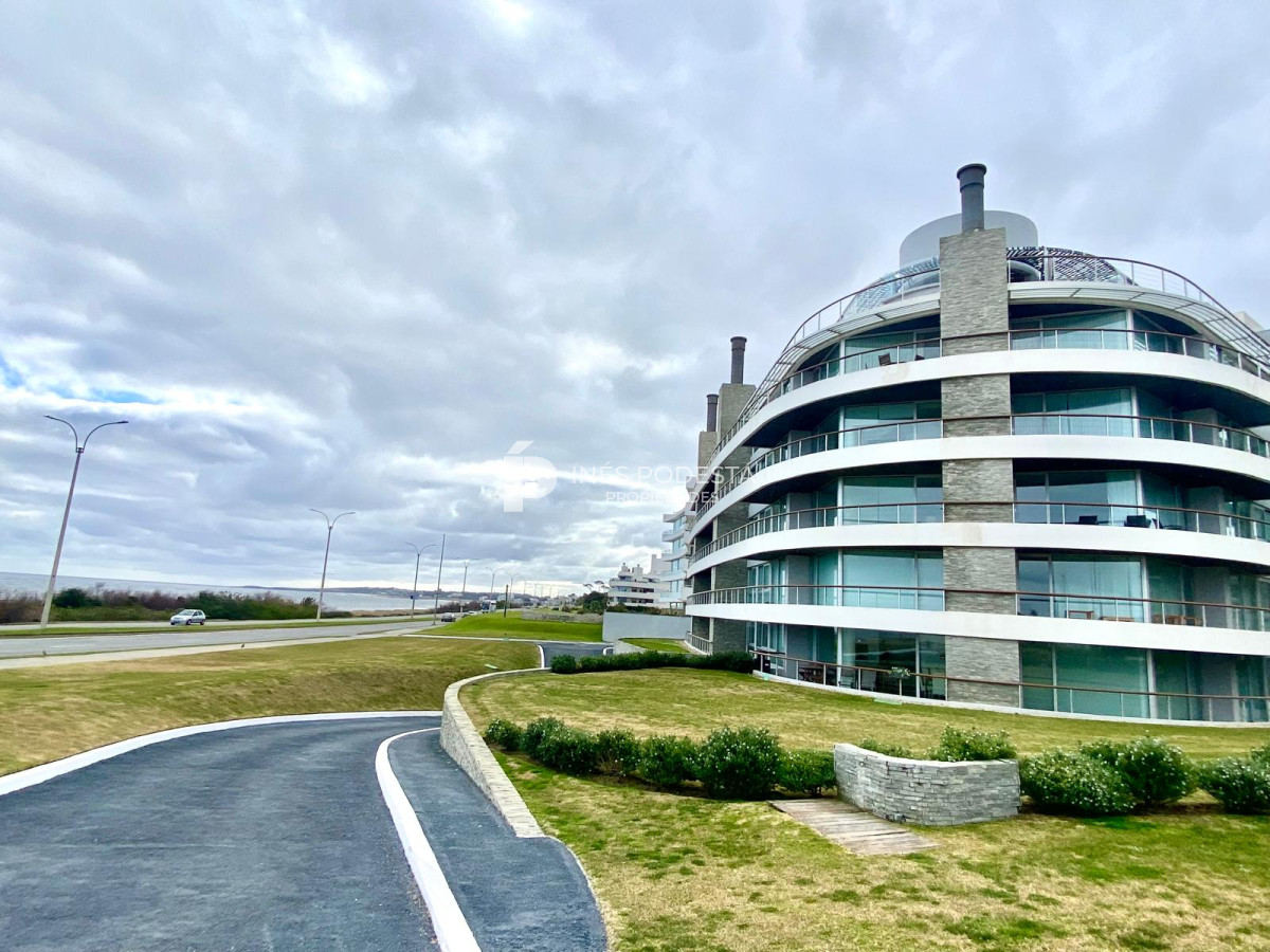 Apartamento ID.8911 - Apartamento en Alquiler, Mansa, Punta del Este, 2 Dormitorios.