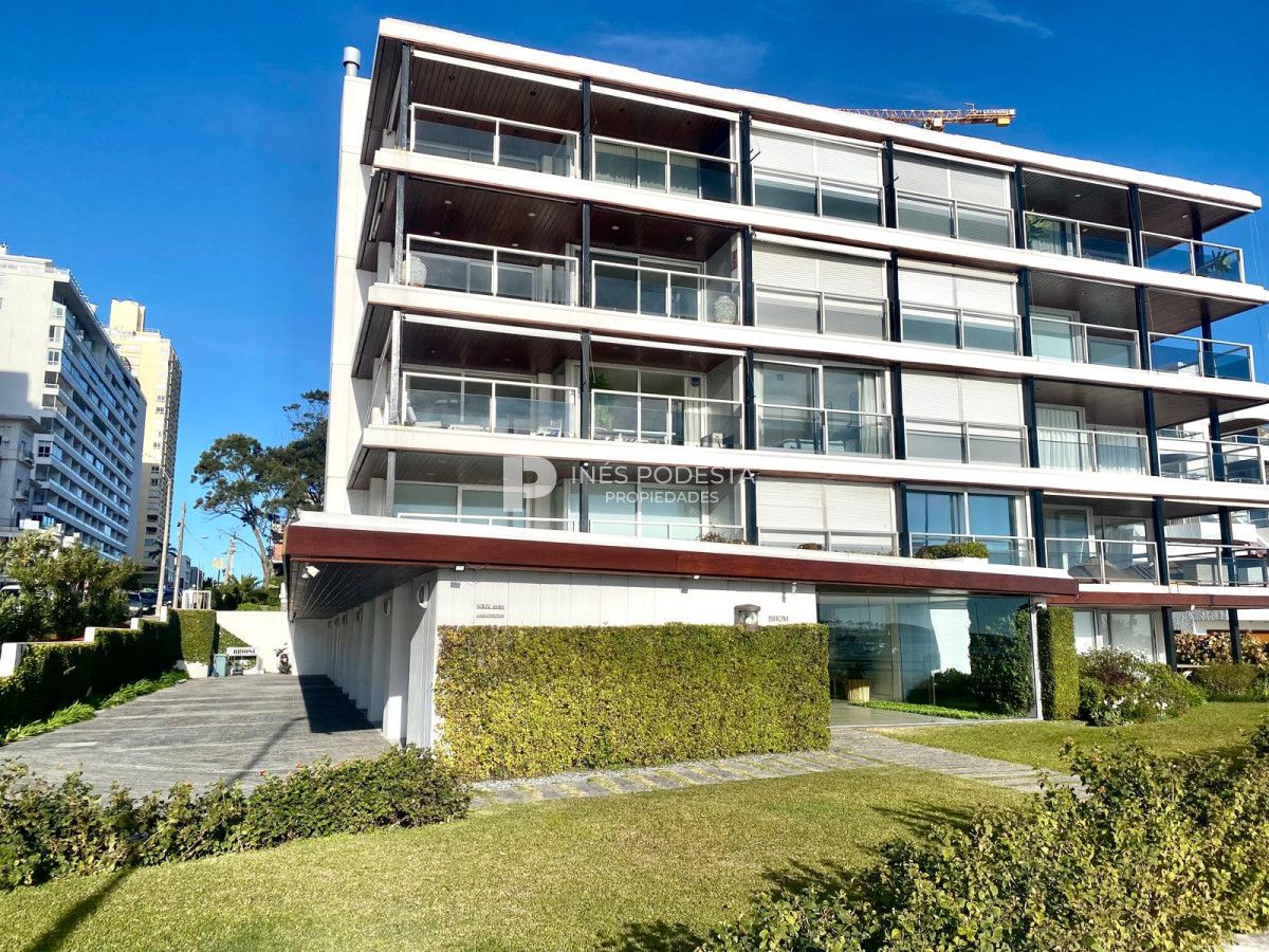 Apartamento ID.4935 - Apartamento en Venta 4 dormitorios zona Puerto