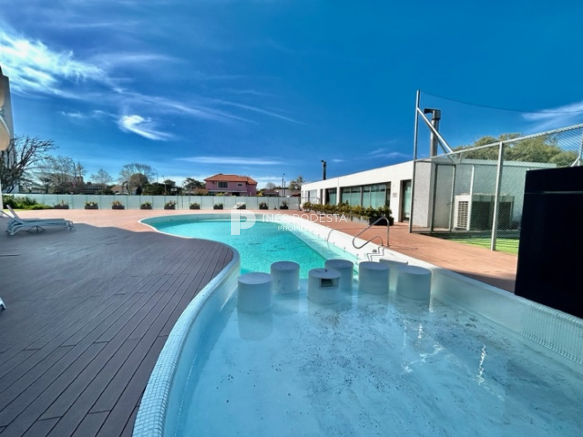 Apartamento ID.40099 - Apartamento en Mansa de 2 dormitorios Punta del este