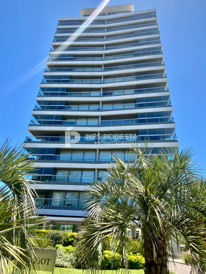 Apartamento ID.2012 - Apartamento en Alquiler, Brava, Punta del Este, 3 Dormitorios