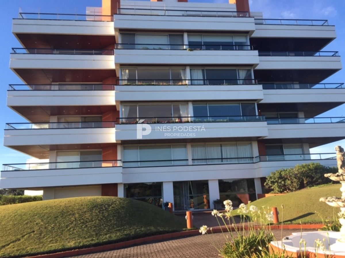 Apartamento ID.8564 - Alquiler en Brava con 4 suites! Frente al mar 
