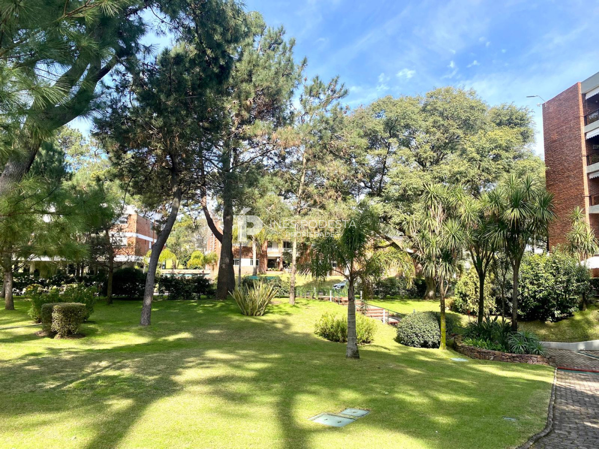 Apartamento ID.41634 - Venta departamento 4 dormitorios en mansa