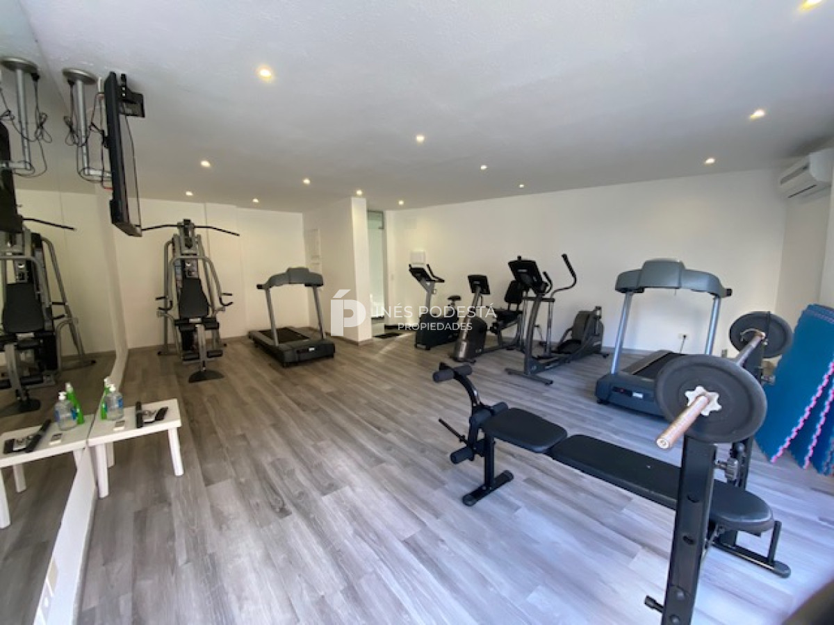 Apartamento ID.8896 - Venta y alquiler en Brava departamento de 4 dormitorios, 3 baños y toilette