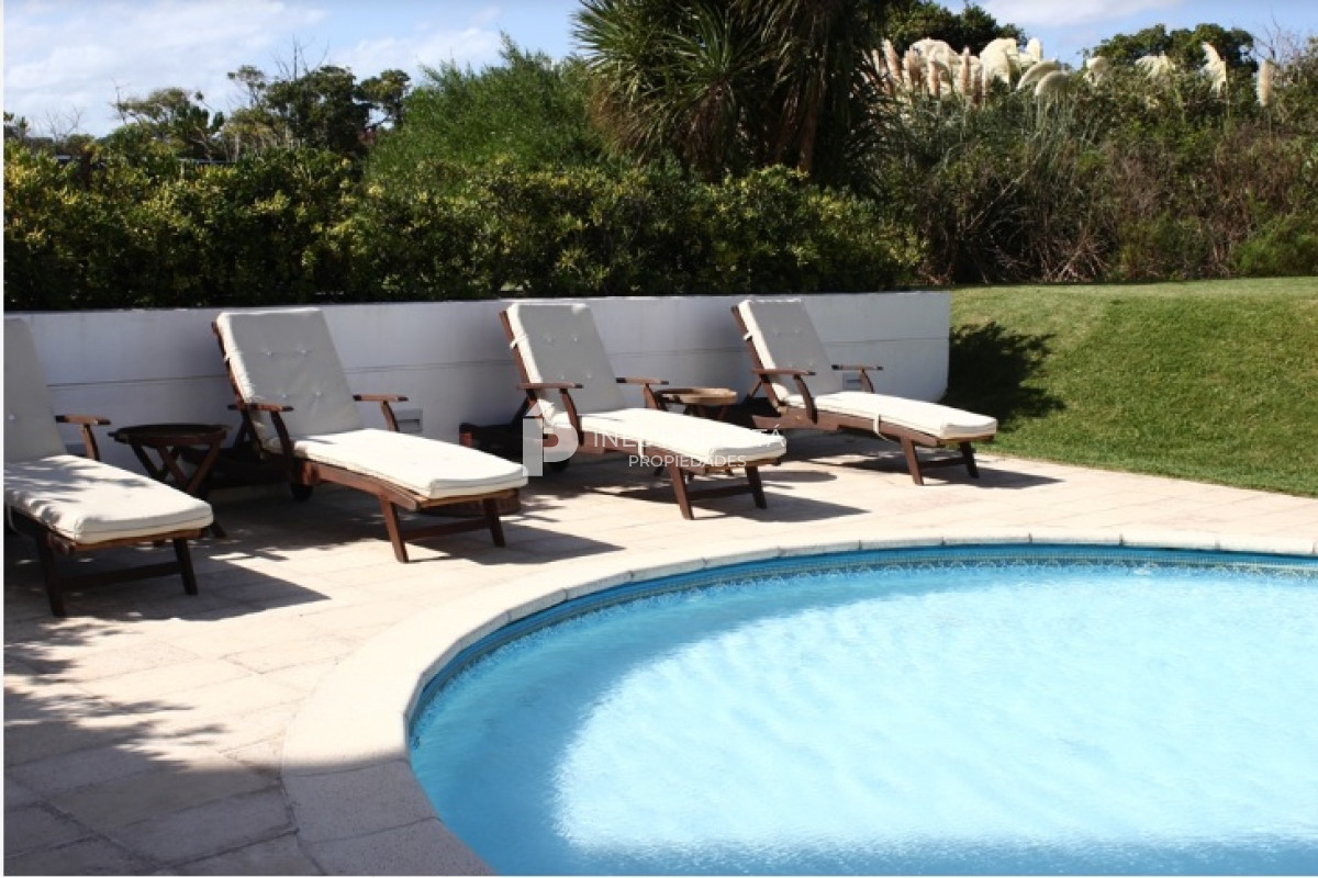 Apartamento ID.8564 - Alquiler en Brava con 4 suites! Frente al mar 
