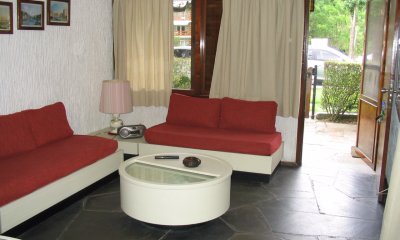 APARTAMENTO DE DOS DORMITORIOS EN COMPLEJO TIPO CASA CON PISCINA