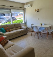APARTAMENTO EN PENÍNSULA DE PUNTA DEL ESTE A 1 CUADRA DEL PUERTO