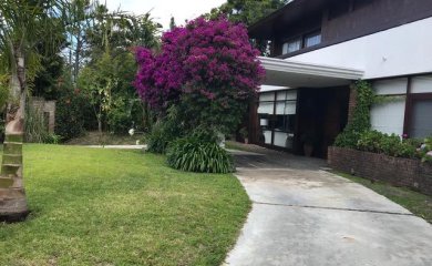 VENTA AMPLIA CASA EN PLAYA MANSA