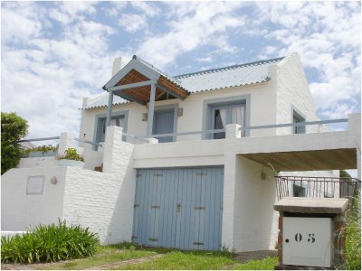 Casa en Manantiales, Punta Piedras