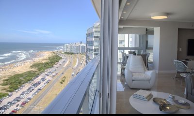 Le Parc 2 Punta del Este apartamento en piso alto venta 3 suites