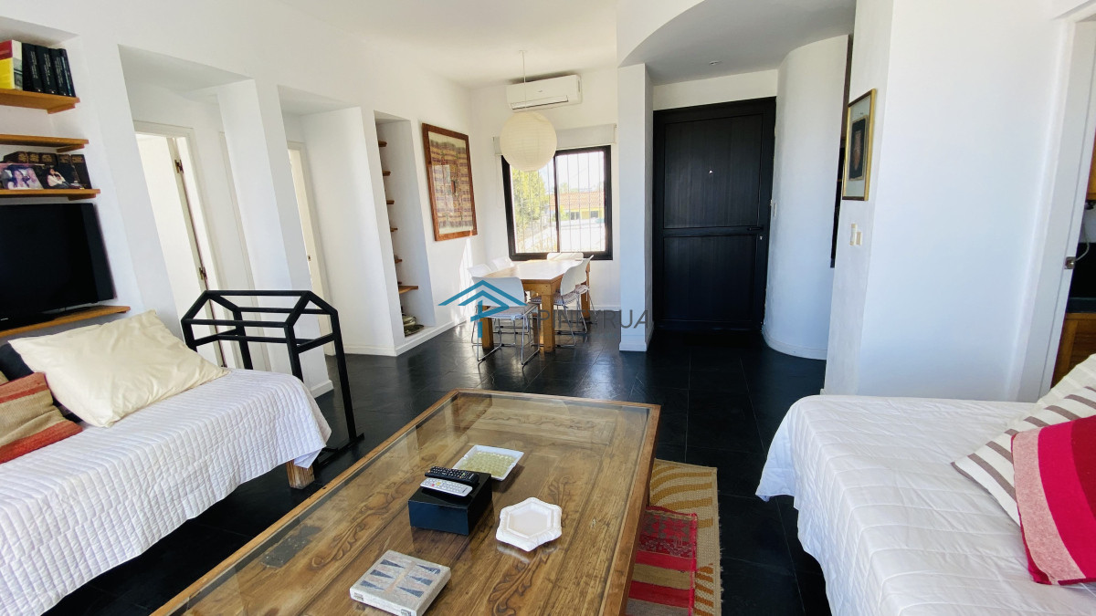 Departamento en venta en Manantiales con vista al mar 