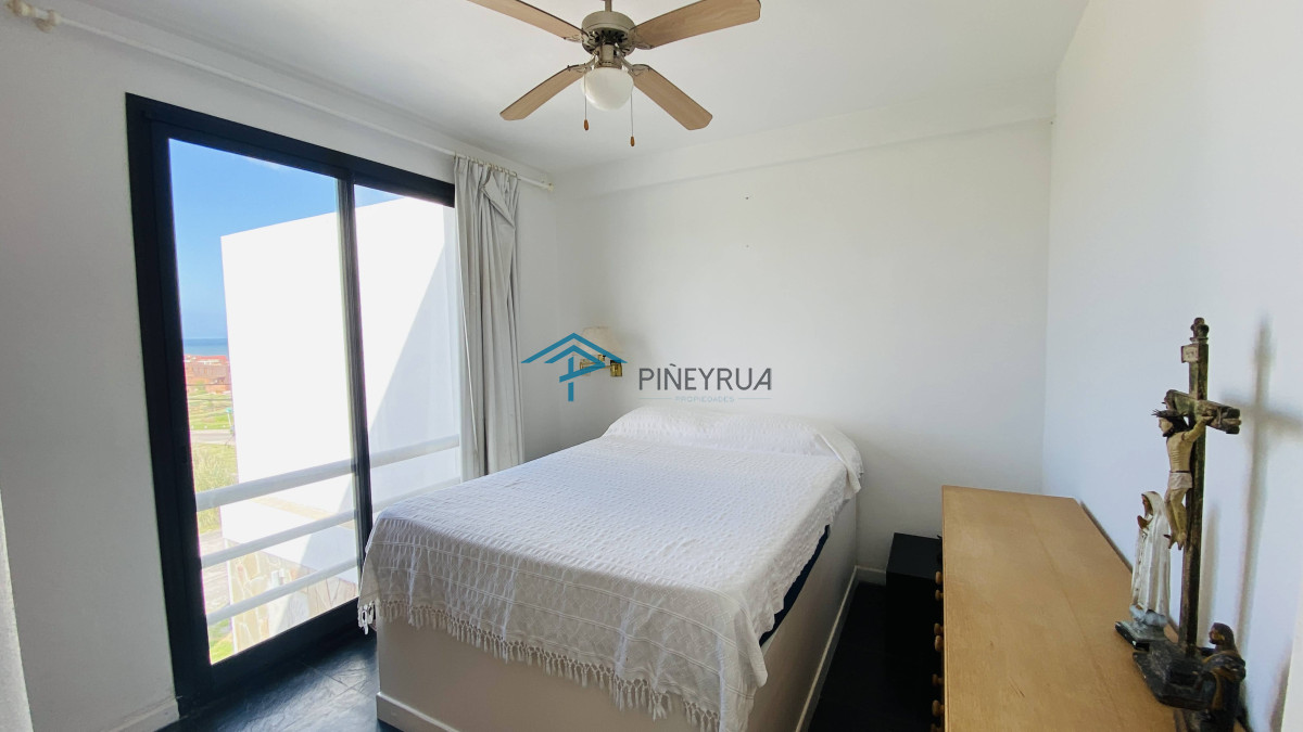 Departamento en venta en Manantiales con vista al mar 