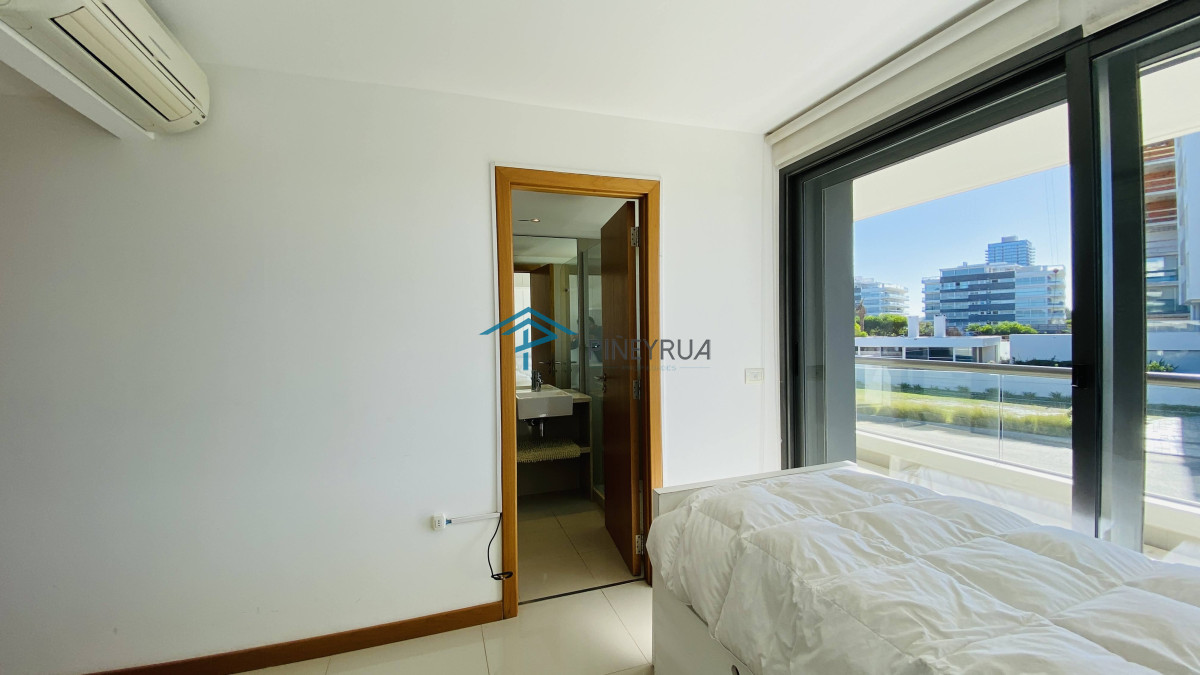 Venta departamento frente al mar en playa Brava