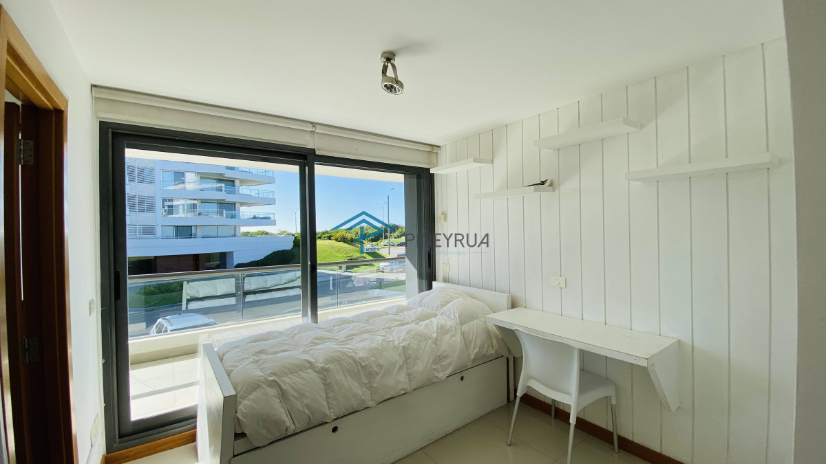 Venta departamento frente al mar en playa Brava