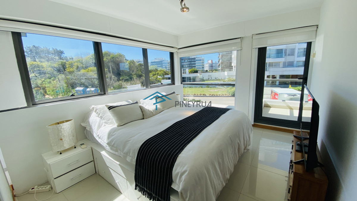 Venta departamento frente al mar en playa Brava