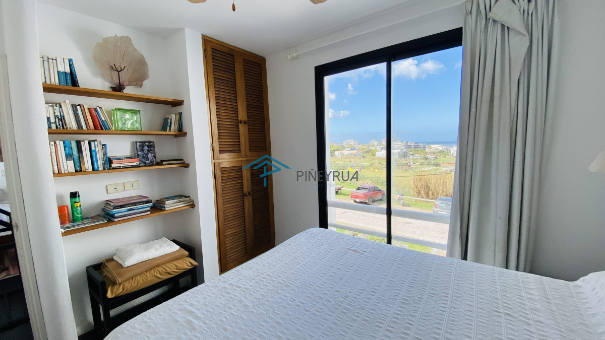 Departamento en venta en Manantiales con vista al mar 