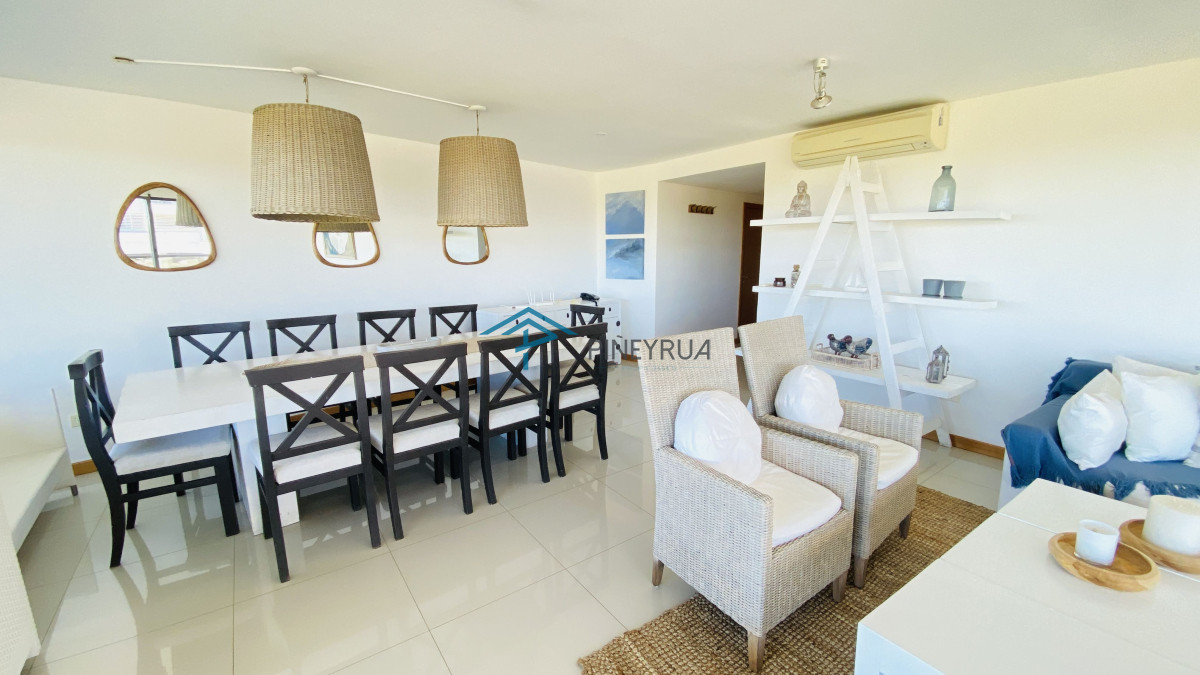 Venta departamento frente al mar en playa Brava