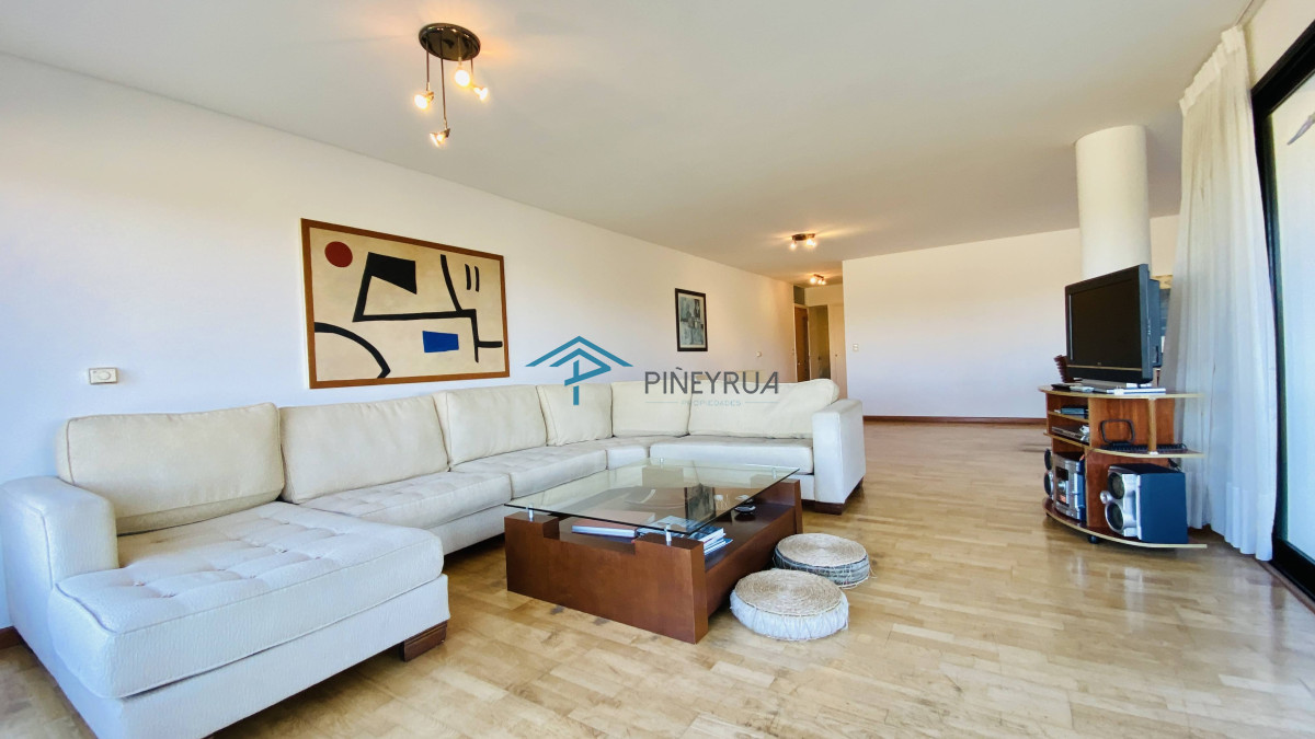 Apartamento ID.306 - Venta departamento frente al mar en parada 27 Brava Punta del Este