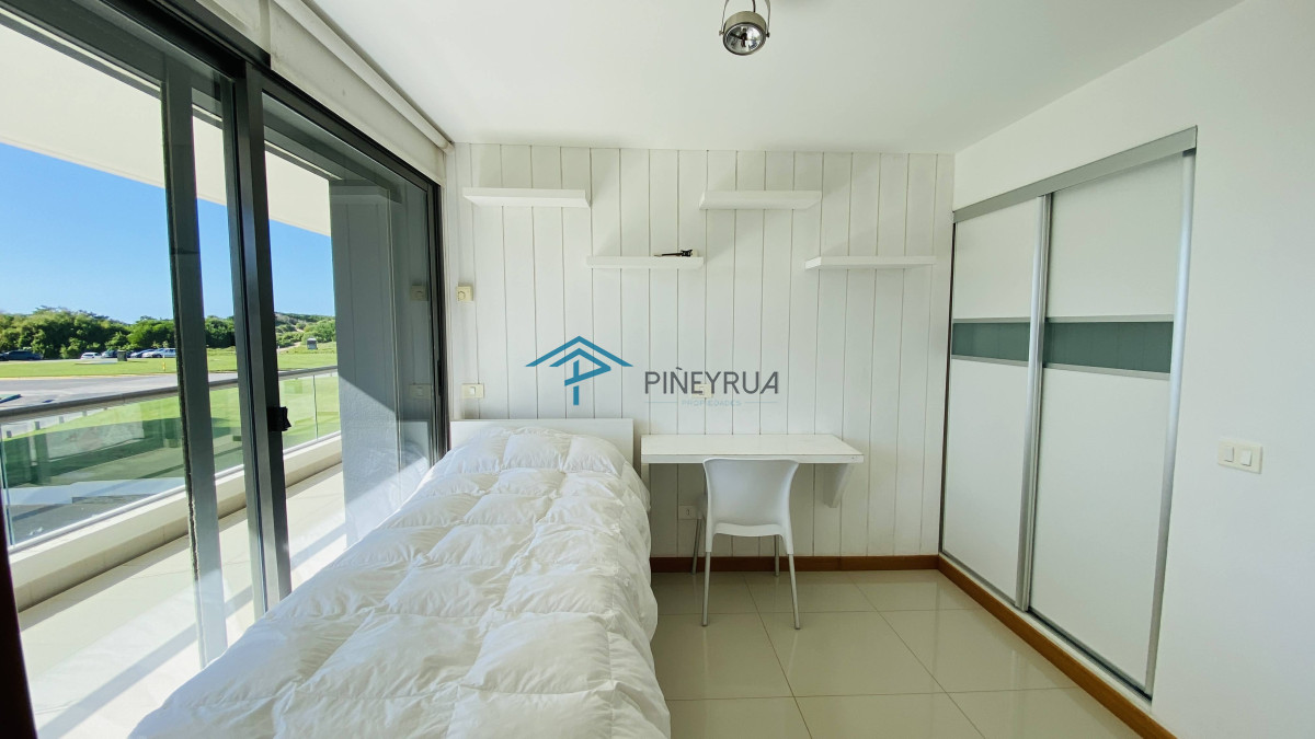 Venta departamento frente al mar en playa Brava