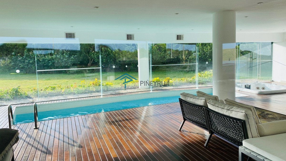 Venta departamento frente al mar en playa Brava