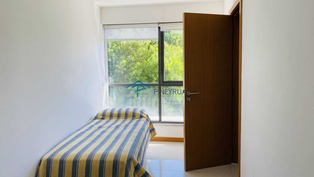 Venta departamento frente al mar en playa Brava