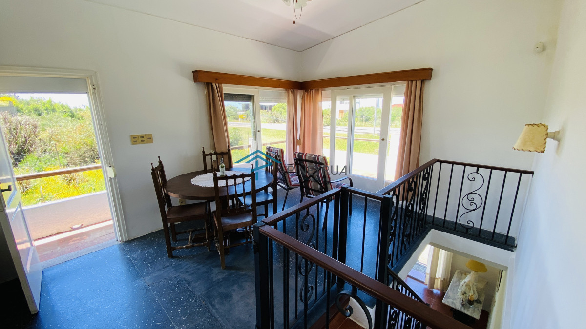 Casa en venta cerca del mar en Altos de Punta Piedras al lado de Manantiales