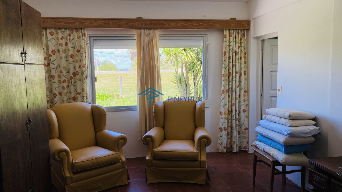 Casa en venta cerca del mar en Altos de Punta Piedras al lado de Manantiales