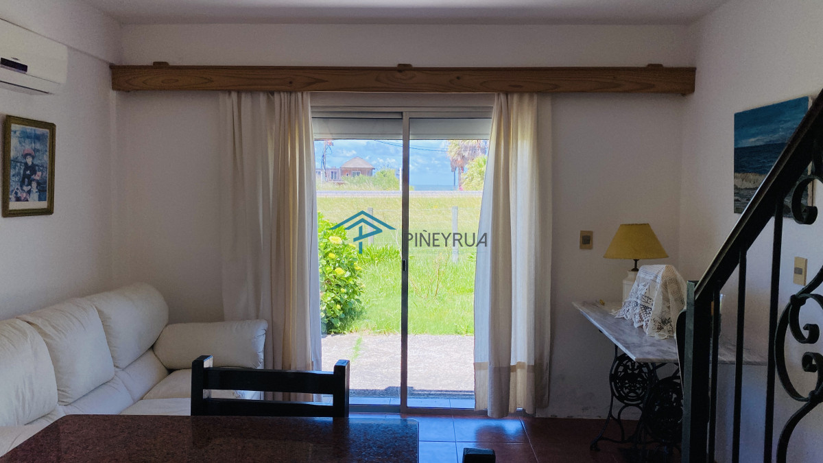 Casa en venta cerca del mar en Altos de Punta Piedras al lado de Manantiales