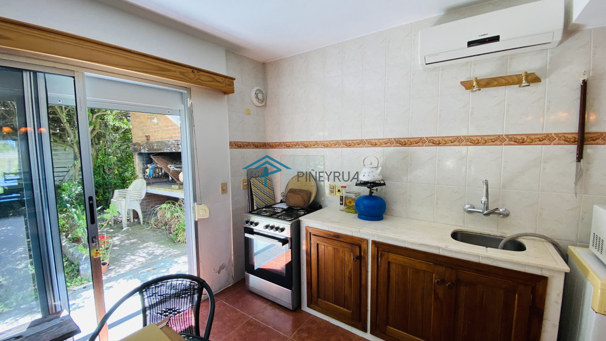 Casa en venta cerca del mar en Altos de Punta Piedras al lado de Manantiales