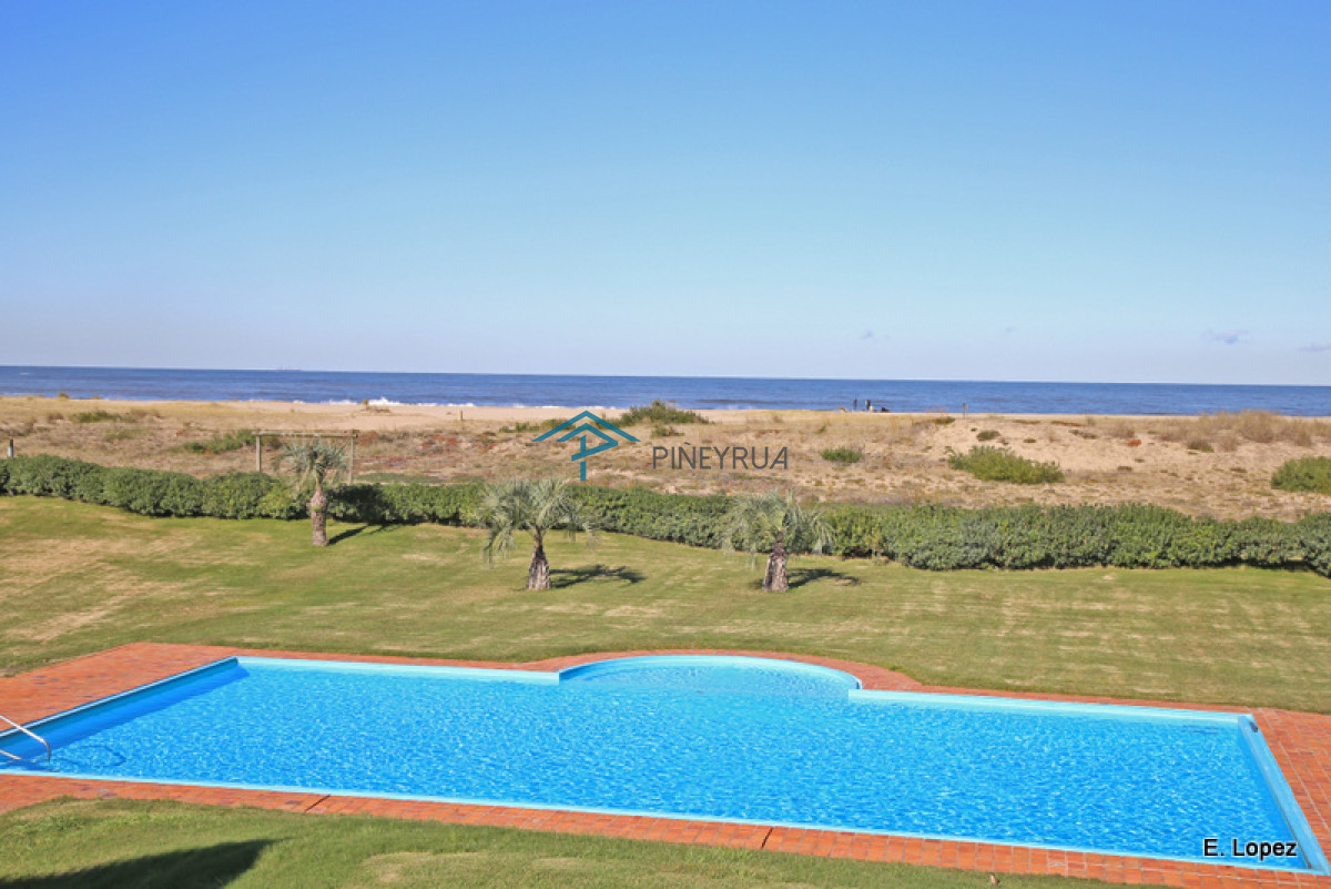 Apartamento sobre el mar en Manantiales 
