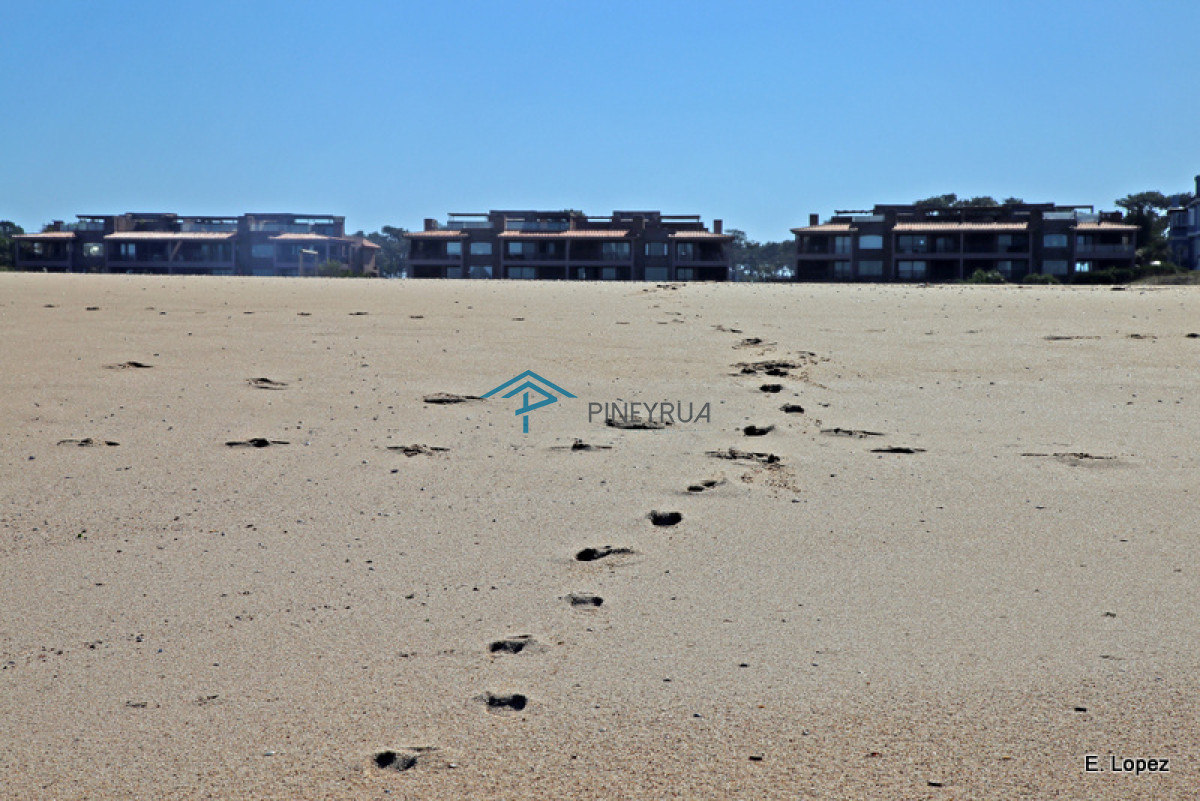 Apartamento sobre el mar en Manantiales 