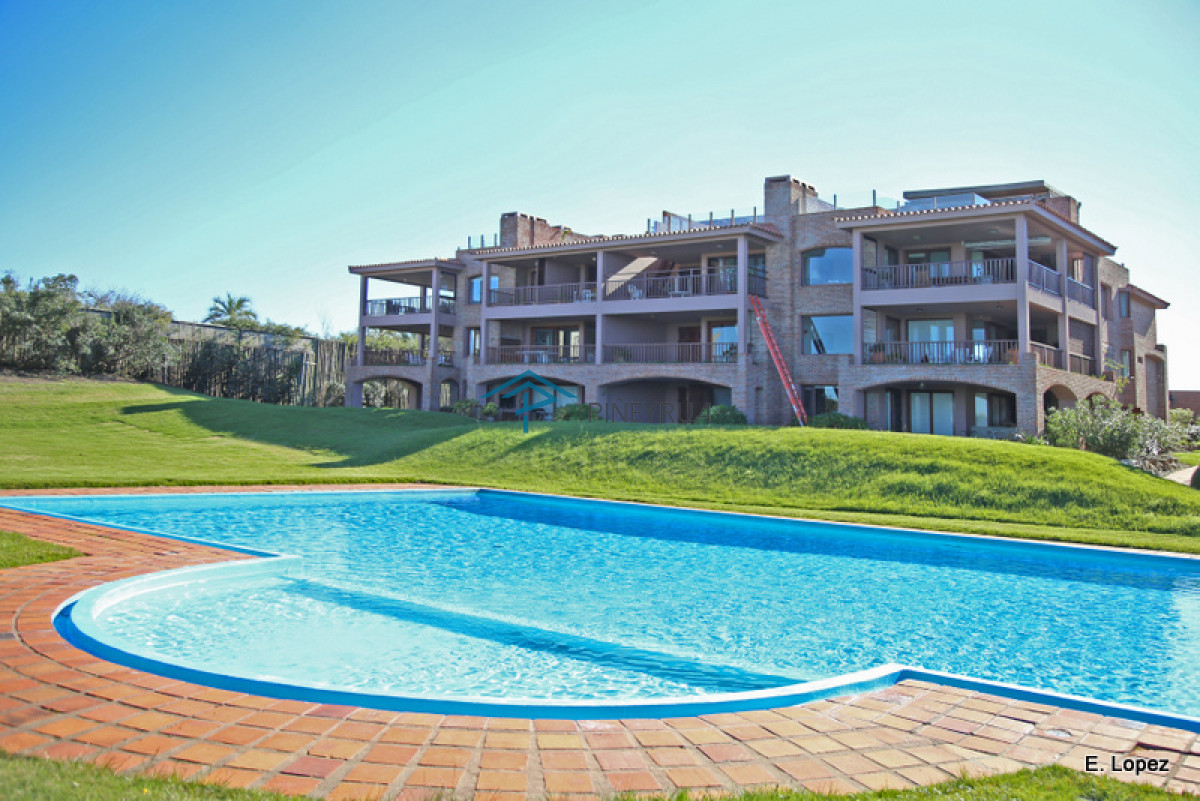 Apartamento sobre el mar en Manantiales 