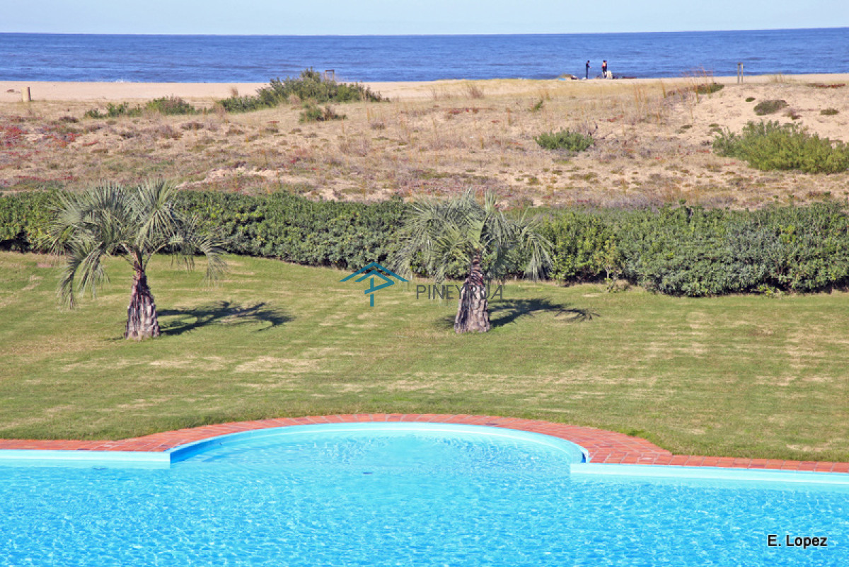 Apartamento sobre el mar en Manantiales 