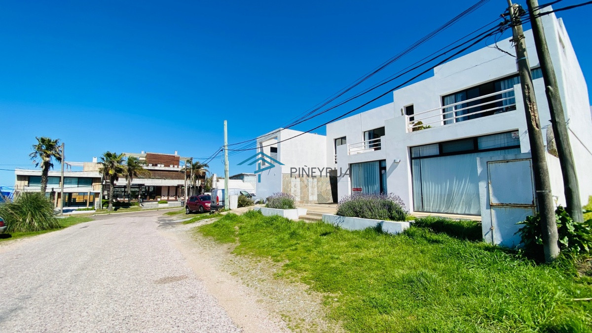 Apartamento ID.423 - Departamento en venta en Manantiales con vista al mar 