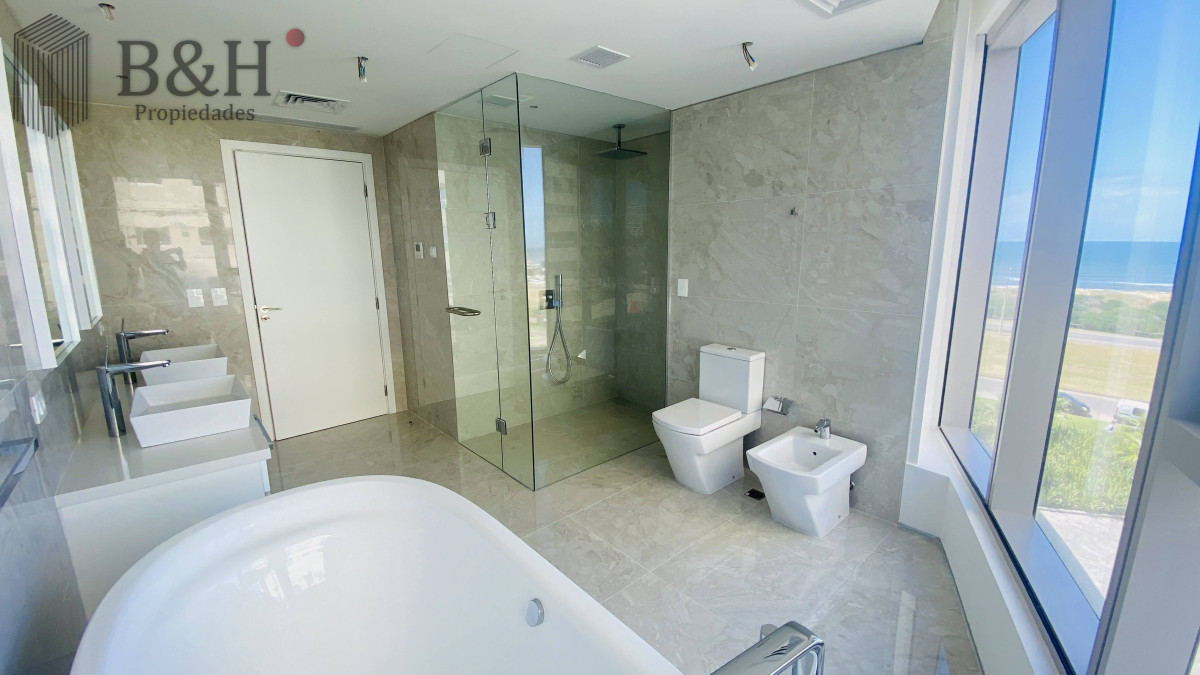 Apartamento ID.4622 - Trump Tower 3 suites mas servicio a estrenar Oportunidad de compra 