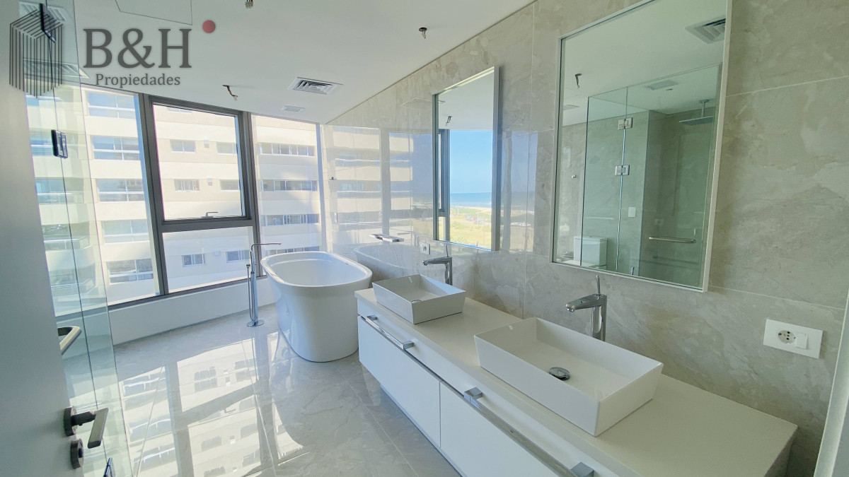 Apartamento ID.4622 - Trump Tower 3 suites mas servicio a estrenar Oportunidad de compra 
