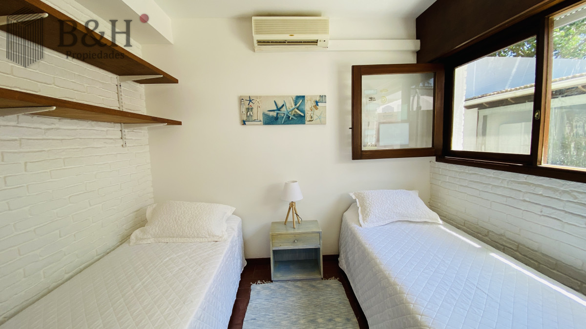 Casa ID.6166 - Alquiler casa 3 dormitorios en Cantegril Punta del Este