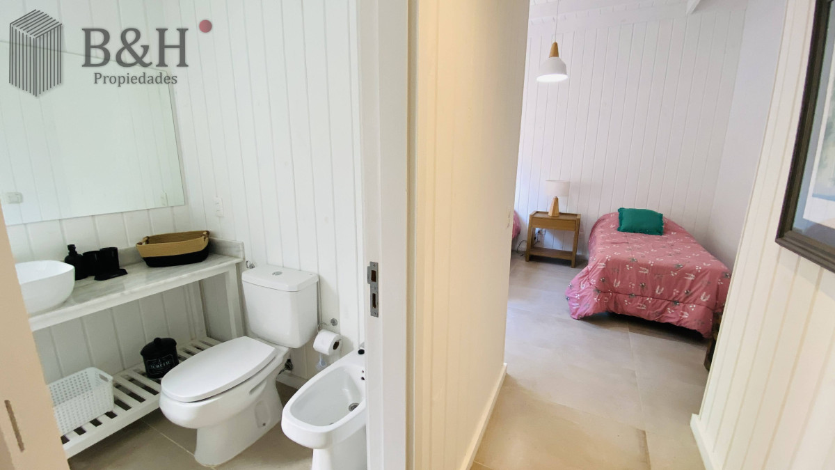Casa ID.4078 - Alquiler casa en Laguna Blanca 5 dormitorios en suite disponible segunda quincena de enero 2025