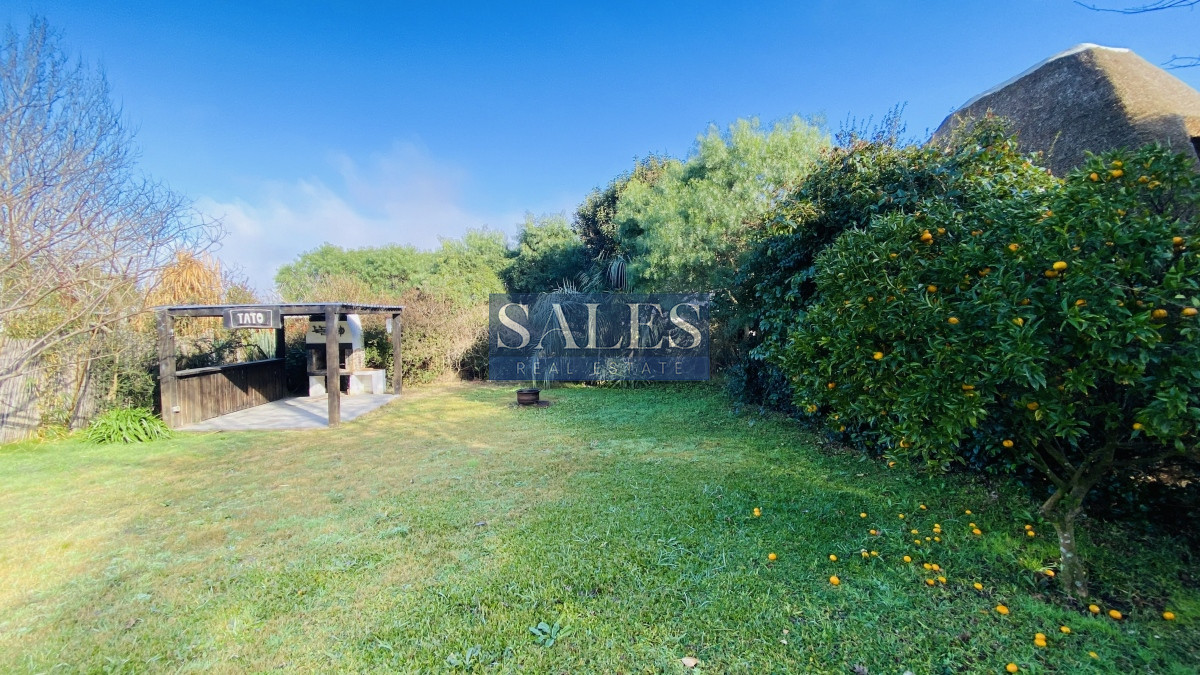 Casa ID.1400 - Venta 2 casas en El Tesoro La Barra con renta - inversores 