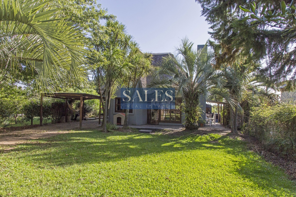 Casa ID.1400 - Venta 2 casas en El Tesoro La Barra con renta - inversores 