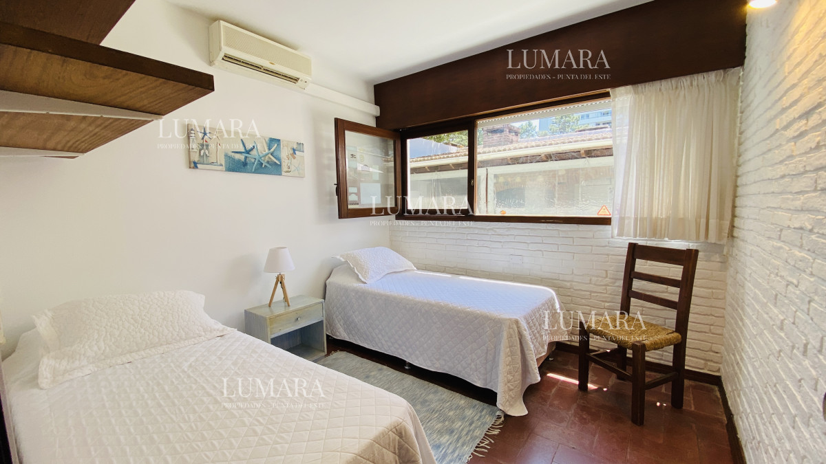 Casa ID.2829 - Alquiler casa 3 dormitorios en Cantegril Punta del Este