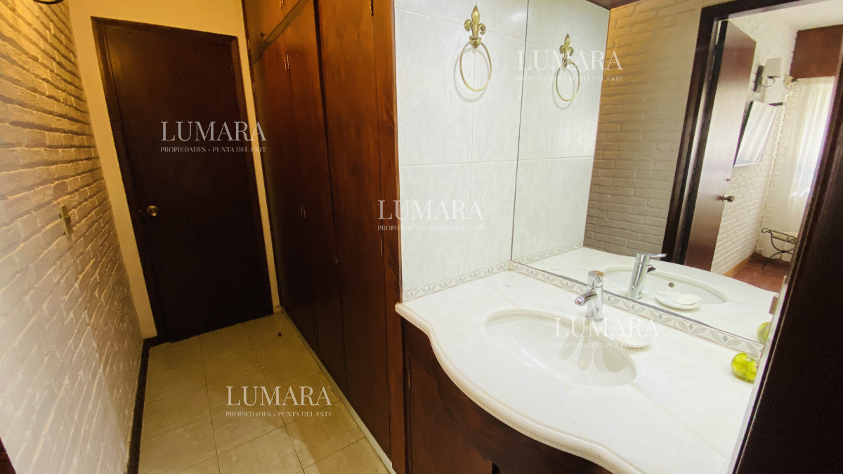 Casa ID.2829 - Alquiler casa 3 dormitorios en Cantegril Punta del Este