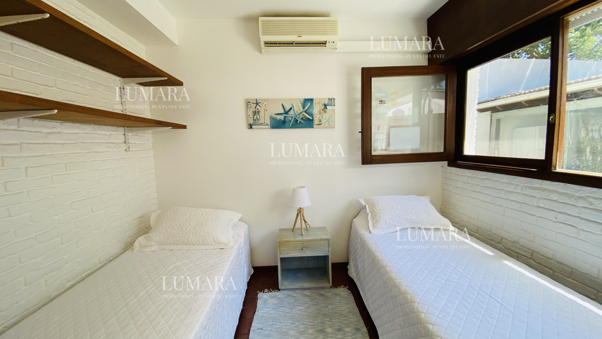 Casa ID.2829 - Alquiler casa 3 dormitorios en Cantegril Punta del Este