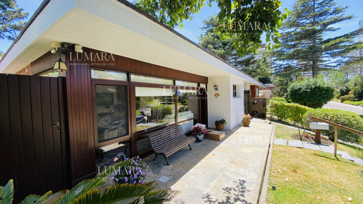 Casa ID.2829 - Alquiler casa 3 dormitorios en Cantegril Punta del Este