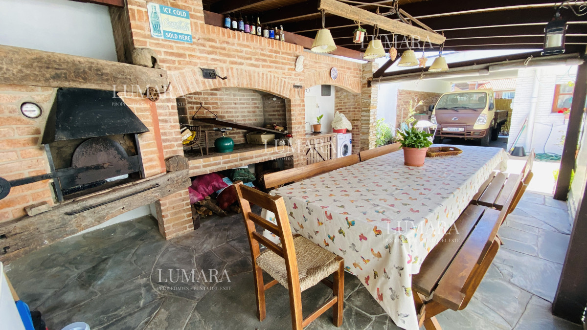 Casa ID.2829 - Alquiler casa 3 dormitorios en Cantegril Punta del Este