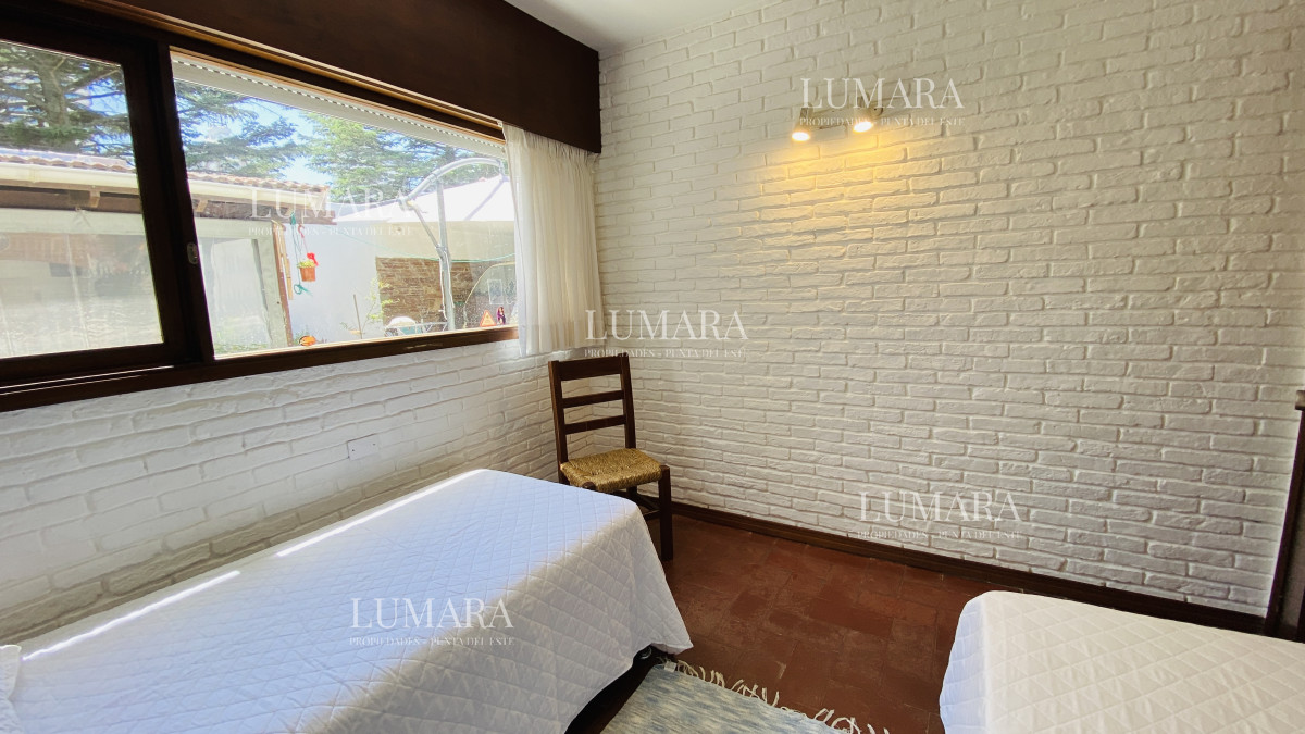 Casa ID.2829 - Alquiler casa 3 dormitorios en Cantegril Punta del Este