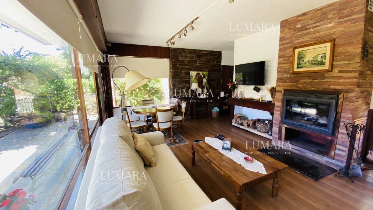 Casa ID.2829 - Alquiler casa 3 dormitorios en Cantegril Punta del Este