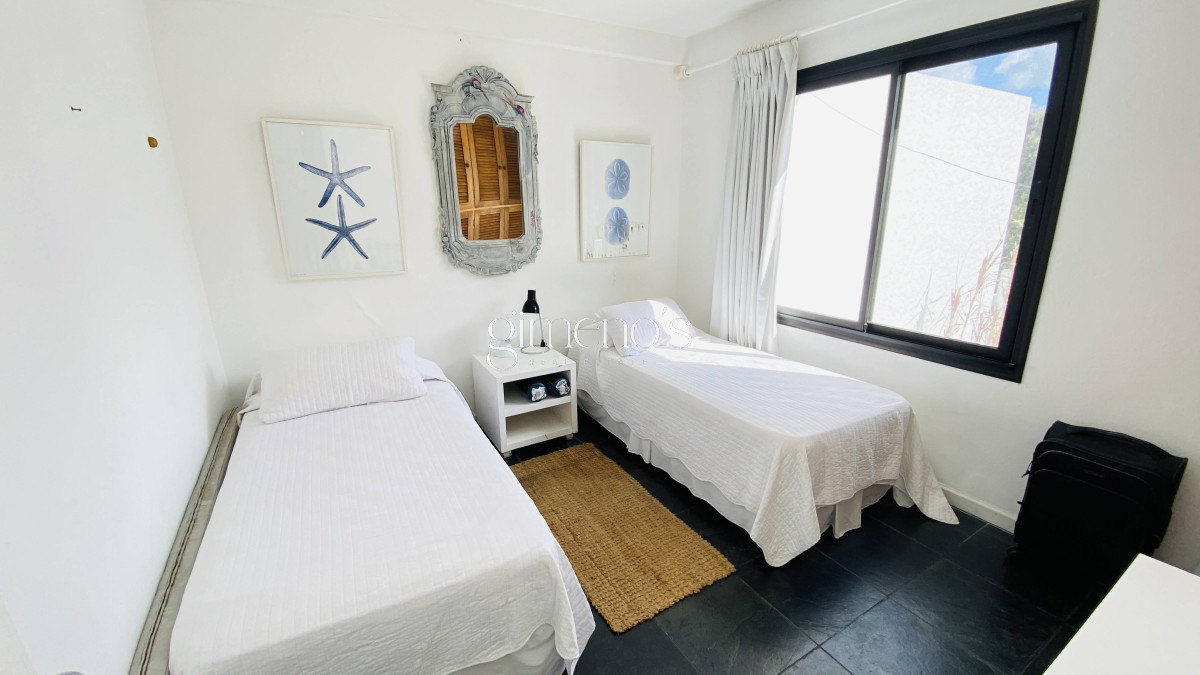 Apartamento ID.267 - Departamento en venta en Manantiales con vista al mar 