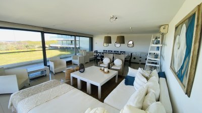 Venta departamento frente al mar en playa Brava