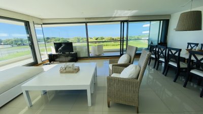 Venta departamento frente al mar en playa Brava