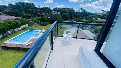 Venta apartamento en Rincon del Indio 3 dormitorios parada 27 Brava